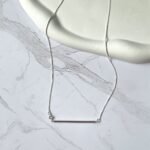 Colar longo minimalista