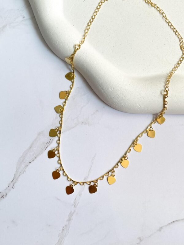 Choker plaquinhas corações