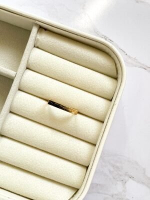 Anel reto ouro 18k