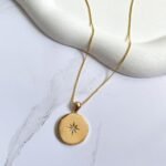 Colar medalha com estrela cristal ouro 18k