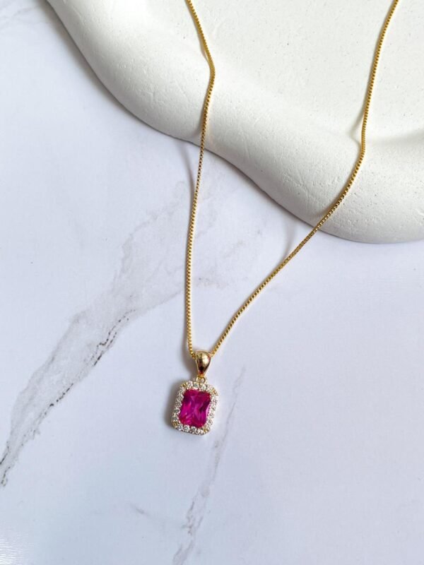 Colar pingente retangular pink ouro 18k
