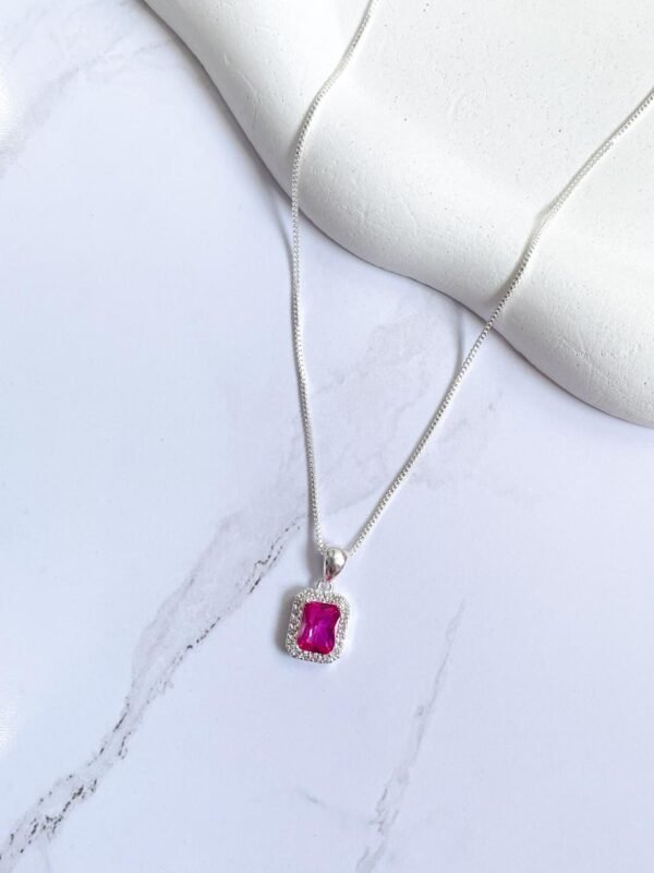 Colar pingente retangular pink