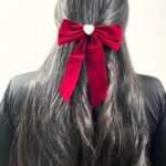 Laço veludo e coração vermelho