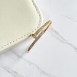 Bracelete prego cravejado ouro 18k
