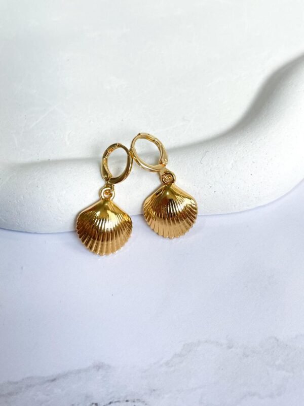 Argola concha ouro 18k
