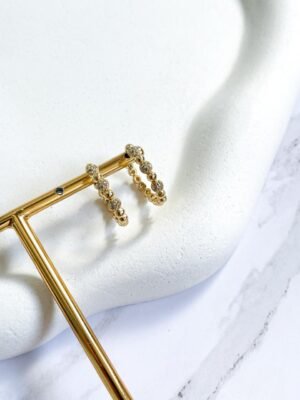 Argola bolinhas cravejadas ouro 18k