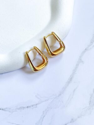 Argola triangulo G ouro 18k