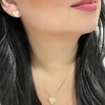 Brinco coração cravejado ouro 18k
