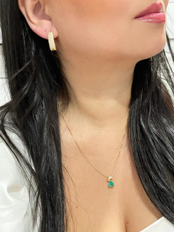 Argola cravejada v ouro 18k - Imagem 2
