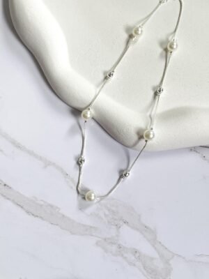 Choker pérolas e esferas