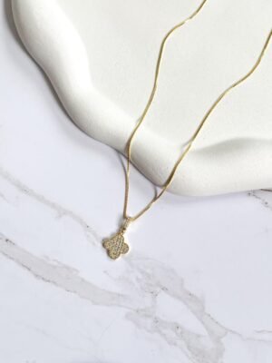 Colar trevo cravejado ouro 18k