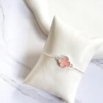 Pulseira trevo rosa