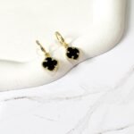 Argola trevo preto ouro 18k