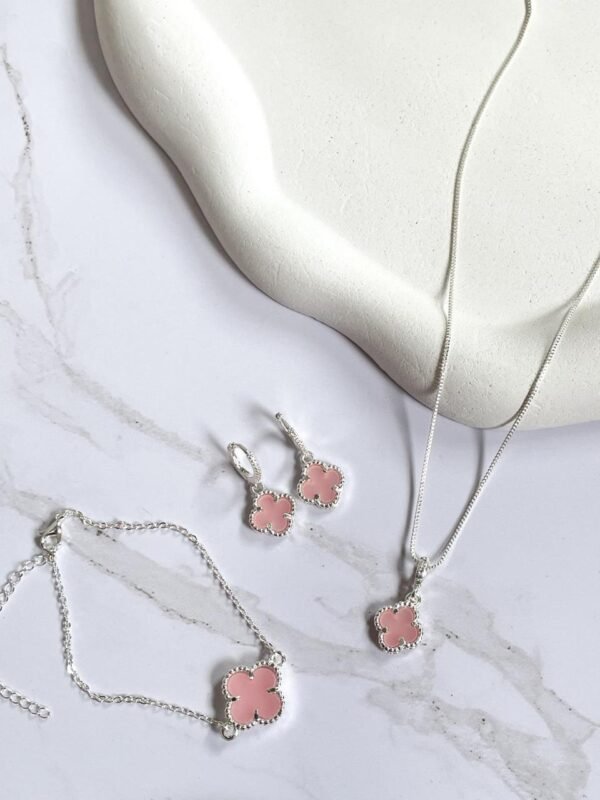 Pulseira trevo rosa - Imagem 2