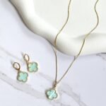 Conjunto trevo candy verde ouro 18k