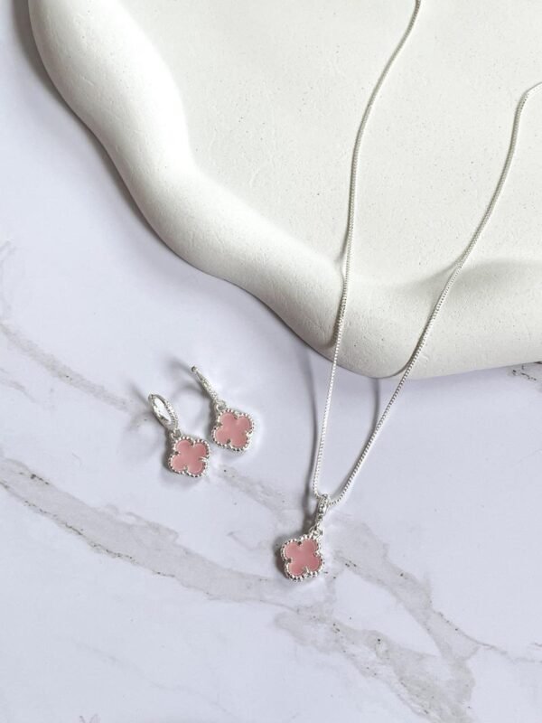 Conjunto trevo rosa