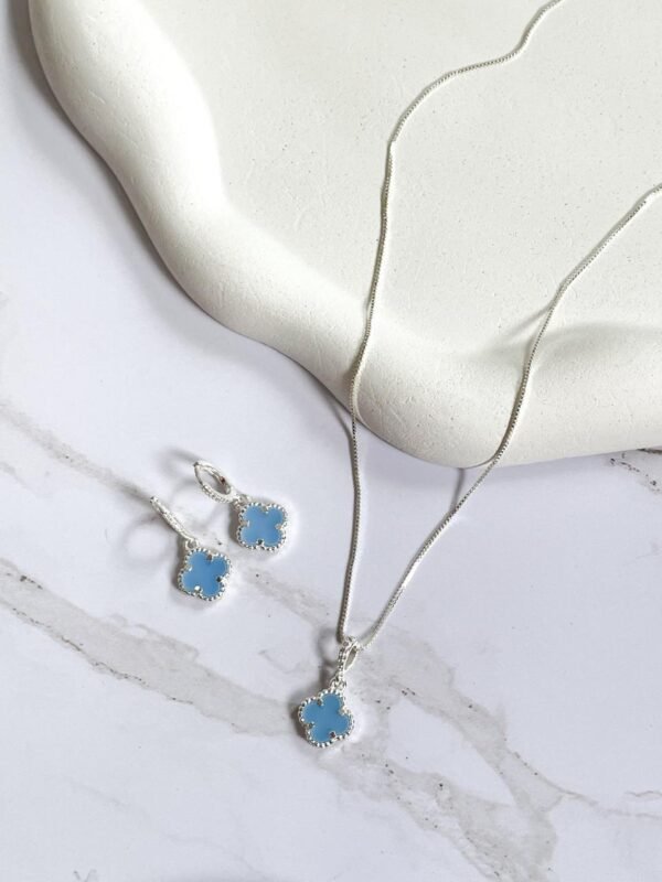 Conjunto trevo azul