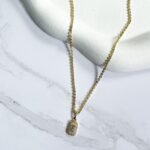 Colar pingente retangular cravejado ouro 18k