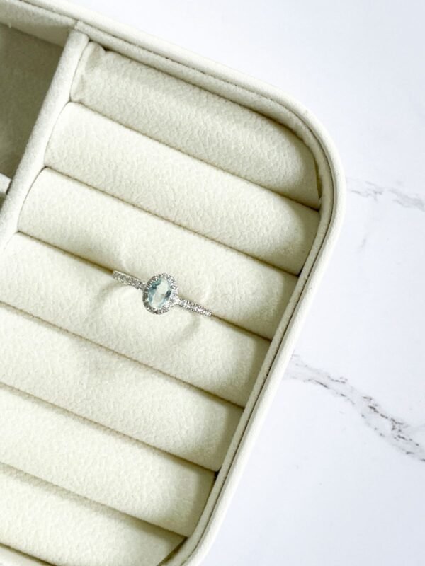 Anel pedra oval aqua