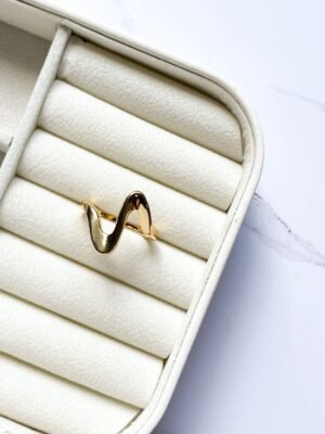 Anel minimalista onda ouro 18k