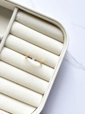 Anel mini baguete ouro 18k
