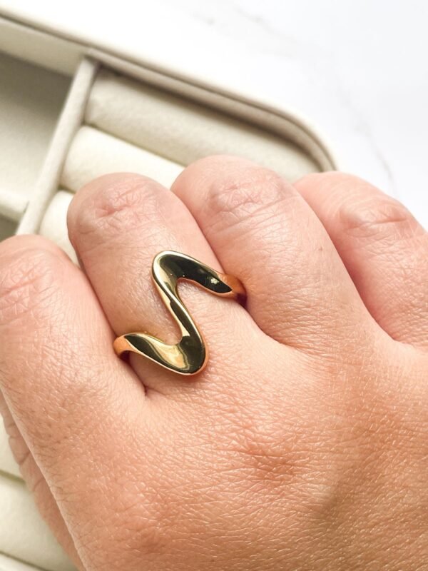 Anel minimalista onda ouro 18k - Imagem 2