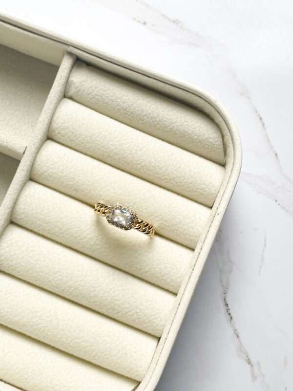 Anel elo groumet pedra cristal ouro 18k